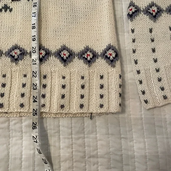 Gorsuch Ltd Wool White Winter Sweater- Skiing, Snowflakes. - Picture 4 of 10